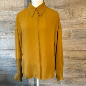 Aritizia Babaton Aadya dark mustard button up collared blouse in size small